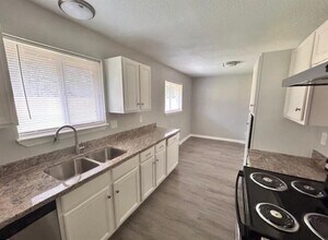11122 Dalebrook Dr in Houston, TX - Building Photo - Building Photo