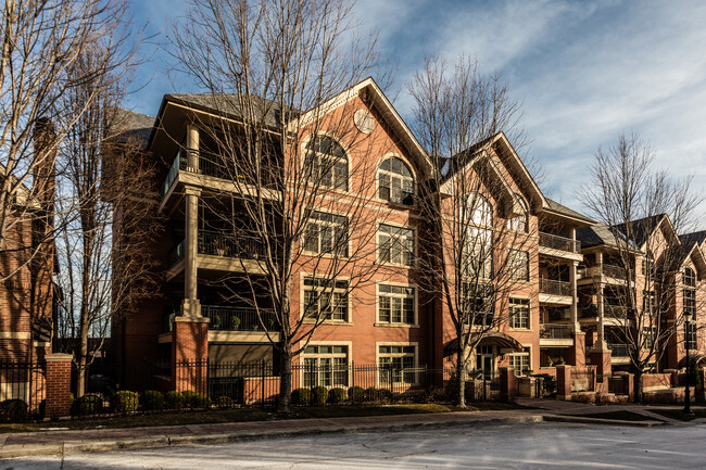 Kirkwood Park Condos North in Kansas City, MO - Foto de edificio - Building Photo