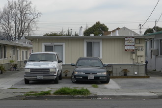 1571 Lincoln Ave in Alameda, CA - Building Photo - Building Photo