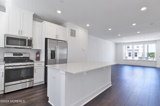 18 Crimson Dr in Englishtown, NJ - Building Photo - Building Photo