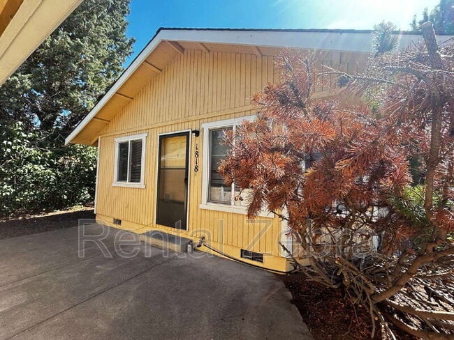 1812-1818 NE Wichita Way in Bend, OR - Building Photo - Building Photo