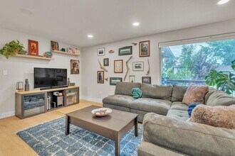 3163 S Boston Ct in Denver, CO - Building Photo - Building Photo