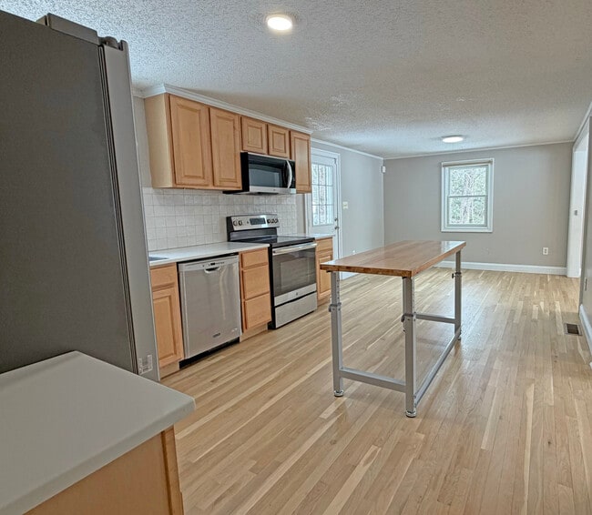 19 Crosmour Rd in Rhinebeck, NY - Building Photo - Building Photo