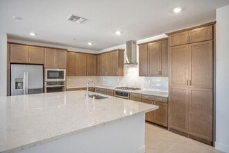 2064 Baker Ct in Woodland, CA - Building Photo - Building Photo