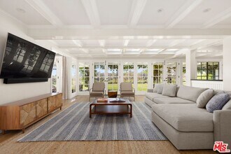 521 Spoleto Dr in Los Angeles, CA - Building Photo - Building Photo