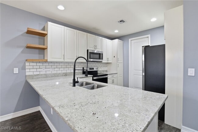 property at 7894 Bristol Cir