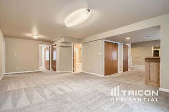 6305 Clayton St in Frederick, CO - Foto de edificio - Building Photo