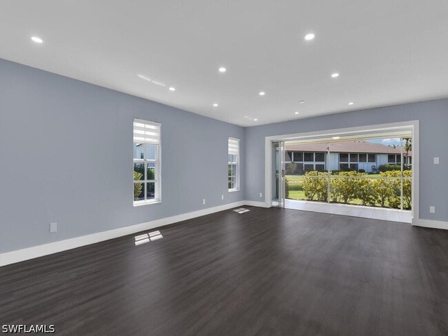 1200 Misty Pines Cir in Naples, FL - Building Photo - Building Photo