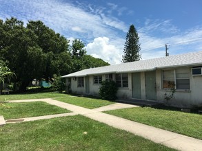 1004 4th Ave W in Palmetto, FL - Building Photo - Building Photo