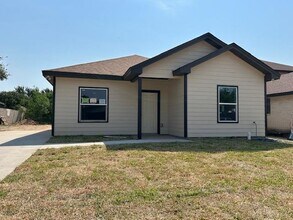 407 Potranca Ct in Laredo, TX - Building Photo - Building Photo