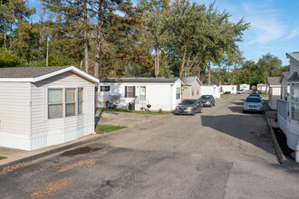 Little Valley Estates in Farmington Hills, MI - Building Photo - Building Photo