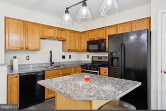 12300 Sweetbriar Pl in Waldorf, MD - Building Photo - Building Photo