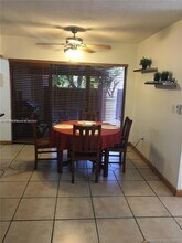 445 W Park Dr in Miami, FL - Building Photo - Building Photo
