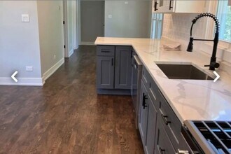 201 S Vine St in Hinsdale, IL - Building Photo - Building Photo