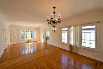 622 N Genesee Ave in Los Angeles, CA - Building Photo - Interior Photo