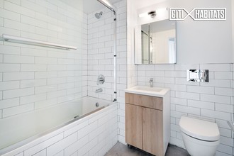 62-60 99th St-Unit -219 in Queens, NY - Foto de edificio - Building Photo