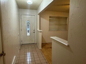 8224 NW 28th Terrace in Bethany, OK - Foto de edificio - Building Photo