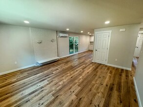 2157 Nomad Ct SE in Salem, OR - Building Photo - Building Photo
