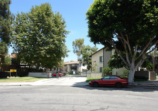 Cedar Glen Apartments in Oxnard, CA - Building Photo - Building Photo