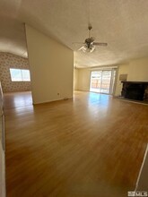 981 Glen Martin Dr in Sparks, NV - Foto de edificio - Building Photo