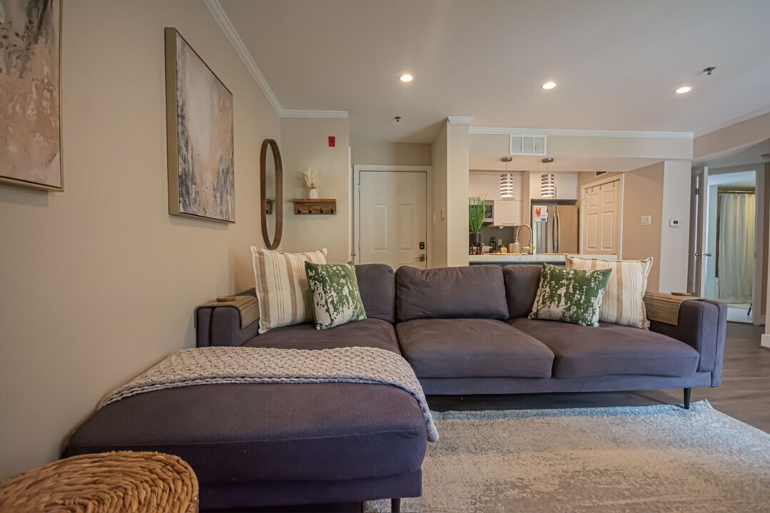 1504 Lincoln Way, Unit 316 in McLean, VA - Foto de edificio