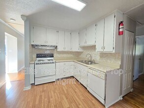 910 Holly Dr in Gastonia, NC - Building Photo - Building Photo