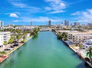 1195 Marseille Dr in Miami Beach, FL - Building Photo - Building Photo