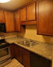 1350 N Escondido Blvd in Escondido, CA - Building Photo - Building Photo