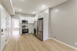 2827 W Girard Ave in Philadelphia, PA - Building Photo