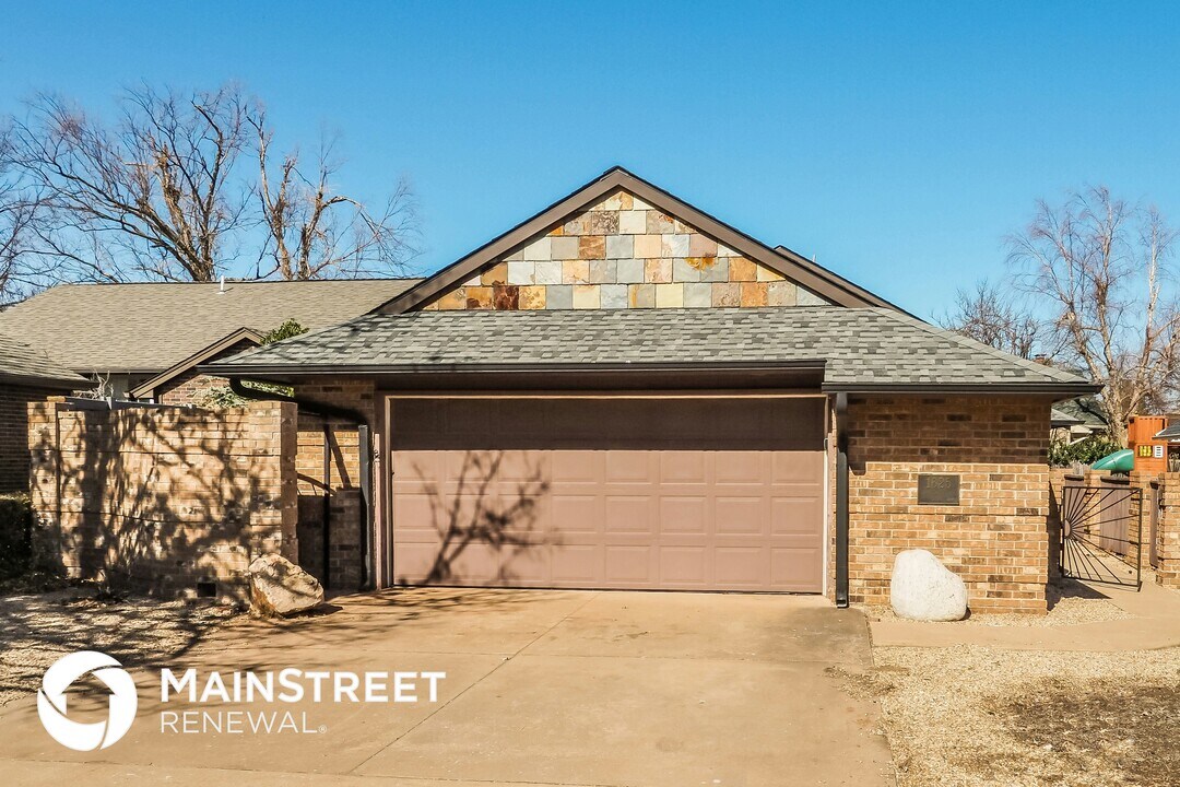 1625 Country Place Rd in Oklahoma City, OK - Building Photo