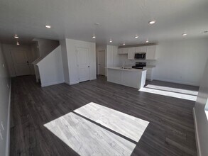 3342 E Dungeon Dr in Washington, UT - Building Photo - Building Photo