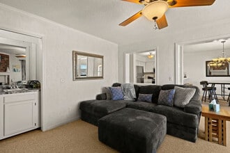 1216 Pinnacle Rdg Rd in Beech Mountain, NC - Foto de edificio - Building Photo