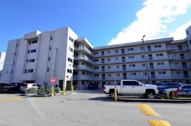 9911 W Okeechobee Rd in Hialeah, FL - Building Photo - Building Photo