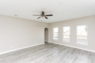 721 Shady Meadow Ln in Glenn Heights, TX - Foto de edificio - Building Photo