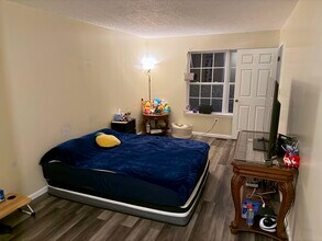 173 Prestwick Way, Unit 173 in Edison, NJ - Foto de edificio - Building Photo