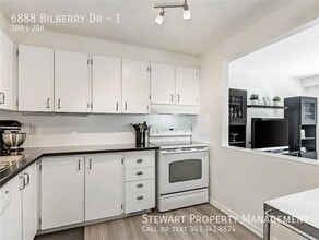 6888 Bilberry Dr in Ottawa, ON - Building Photo - Building Photo