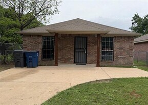 3332 Navaro St in Dallas, TX - Building Photo