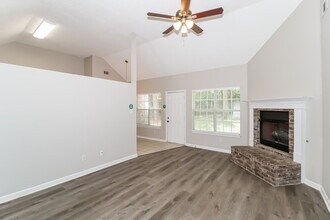 185 Village Dr in Oakland, TN - Building Photo - Building Photo