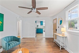 1906 E Idlewild Ave in Tampa, FL - Building Photo - Building Photo