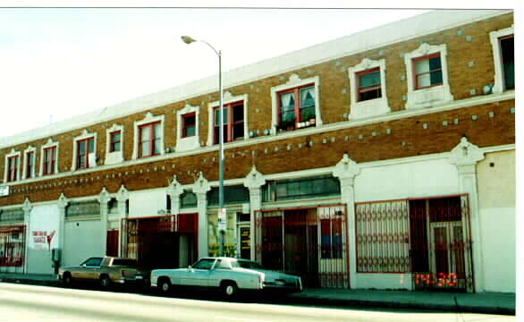 4801 S Western Ave in Los Angeles, CA - Building Photo