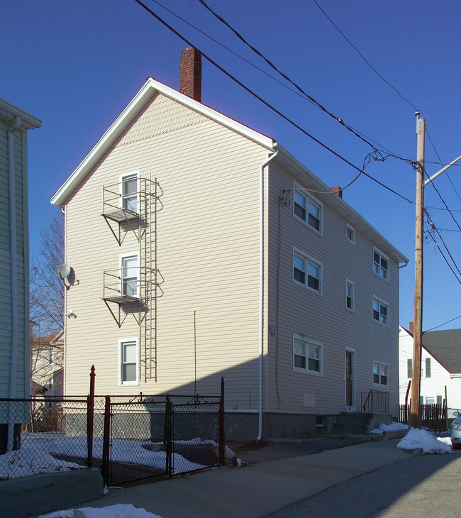 581 Ridge St in Fall River, MA - Building Photo - Building Photo