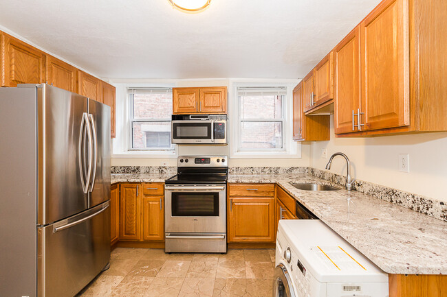 137 Chiswick Rd, Unit 2 in Boston, MA - Building Photo - Building Photo