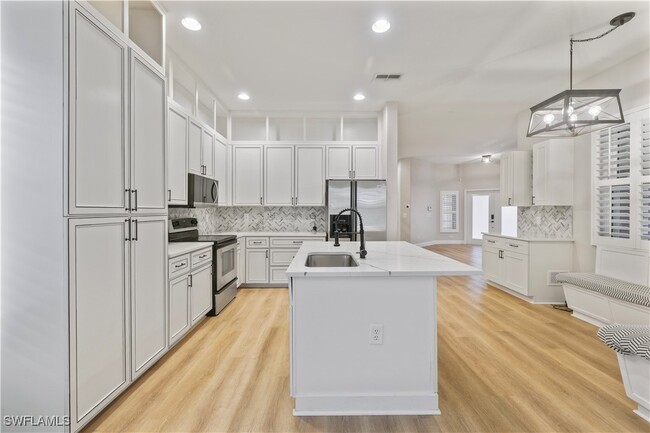 9149 Spring Mountain Way in Ft. Myers, FL - Building Photo - Building Photo