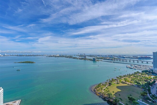 2020 N Bayshore Dr in Miami, FL - Building Photo - Building Photo