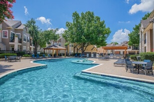 Preston Heights Apartments in Dallas, TX - Building Photo