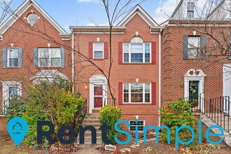 13136 Ashnut Ln in Herndon, VA - Building Photo - Building Photo