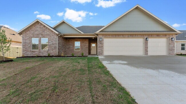 97 N Adler Ave in Farmington, AR - Building Photo - Building Photo
