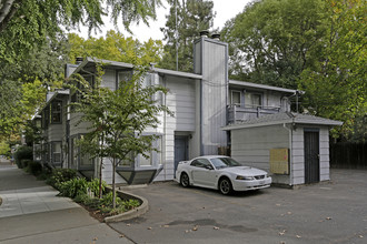 1800 U St in Sacramento, CA - Foto de edificio - Building Photo