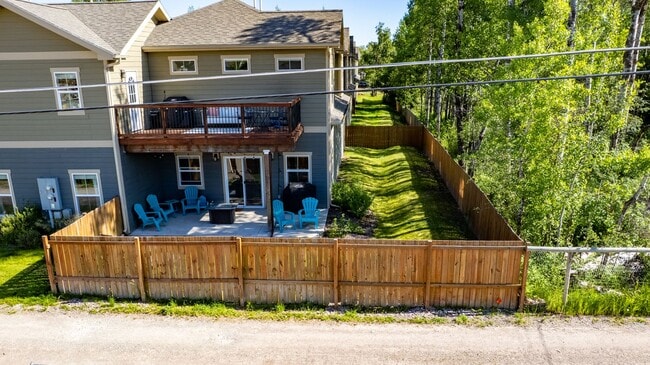 734 Edgewood Pl in Whitefish, MT - Foto de edificio - Building Photo