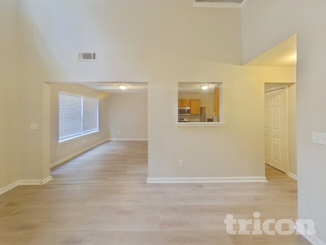 4122 Ravenwood Ct in Union City, GA - Building Photo - Building Photo